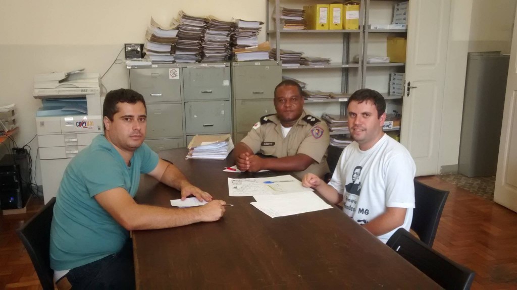 Reunião entre membros da Comissão Organizadora e Comandante da Policia Militar de Elói Mendes 