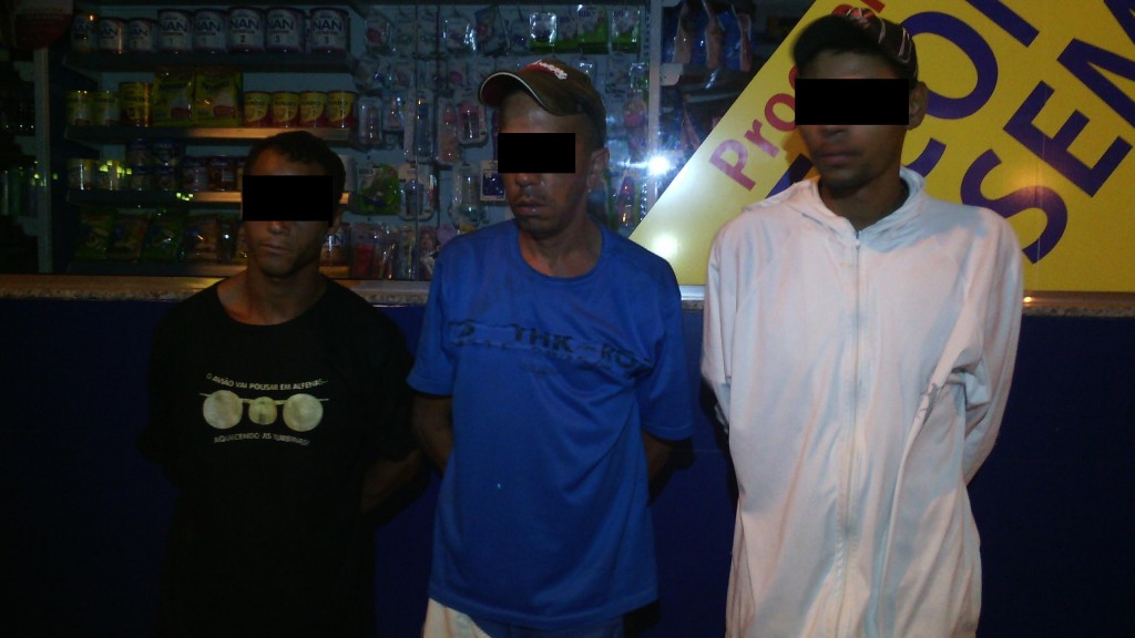 furto-farmacia-1024x576 Trio é preso por tentativa de furto