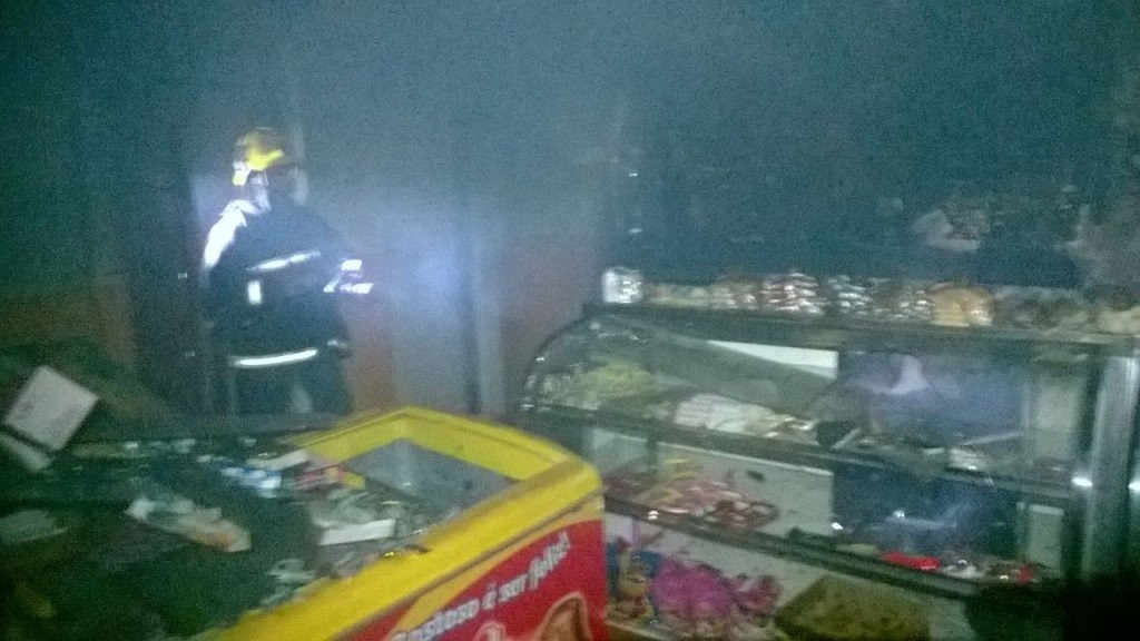 incendio-padaria-eloi-mendes-15-1024x576