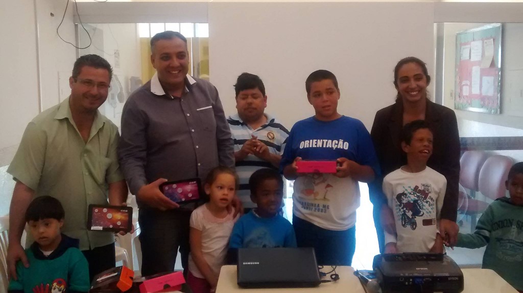 Entrega de Tablets aos alunos