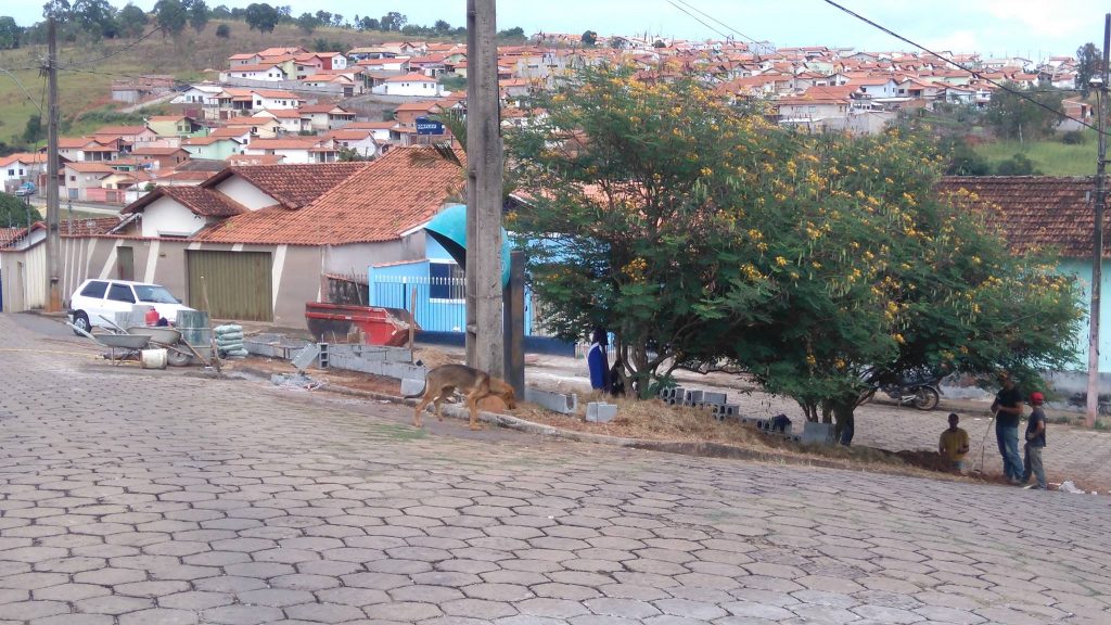 Obras de Reforma na Praças do Bairro Vila Freitas - Avenida Cadorini 