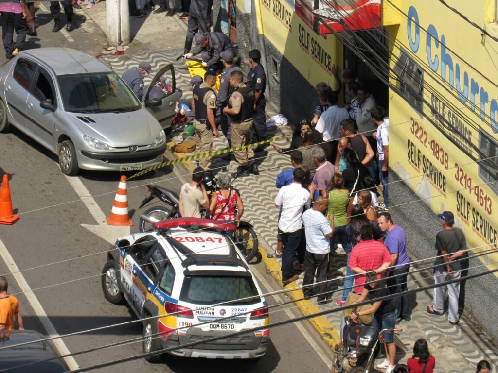 Briga-de-trânsito-termina-com-morte-na-Avenida-Major-Venâncio-1